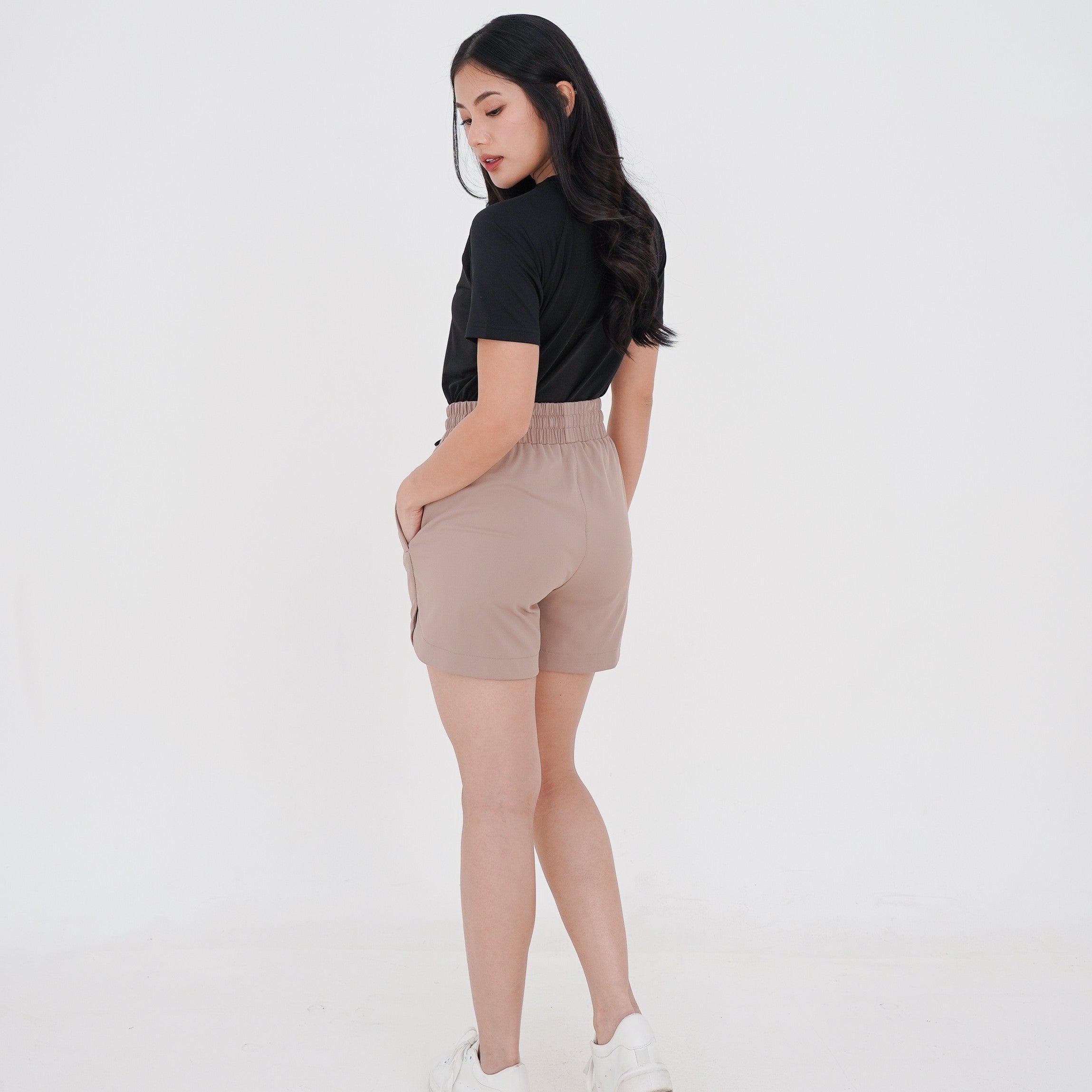 Women Studio Short Pants