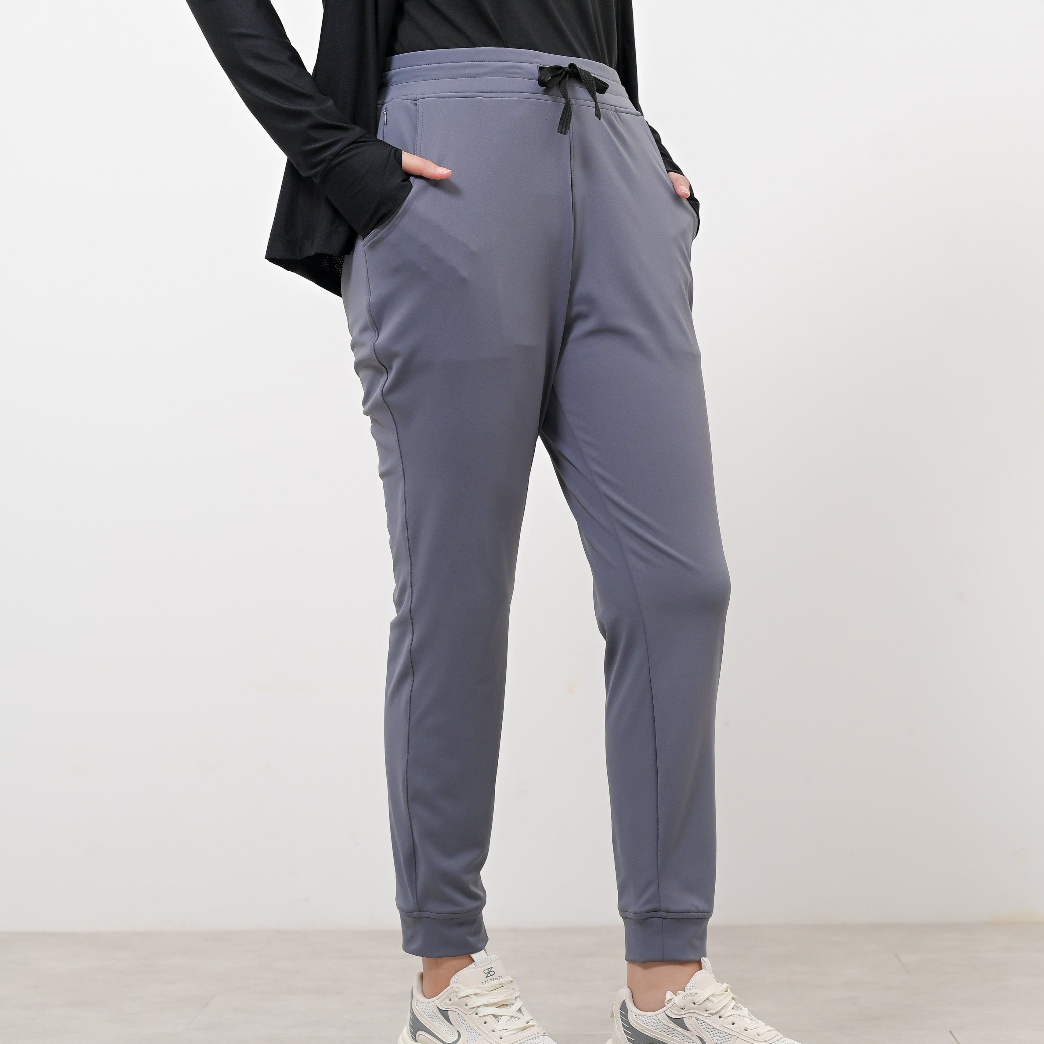Women Studio Jogger Pants