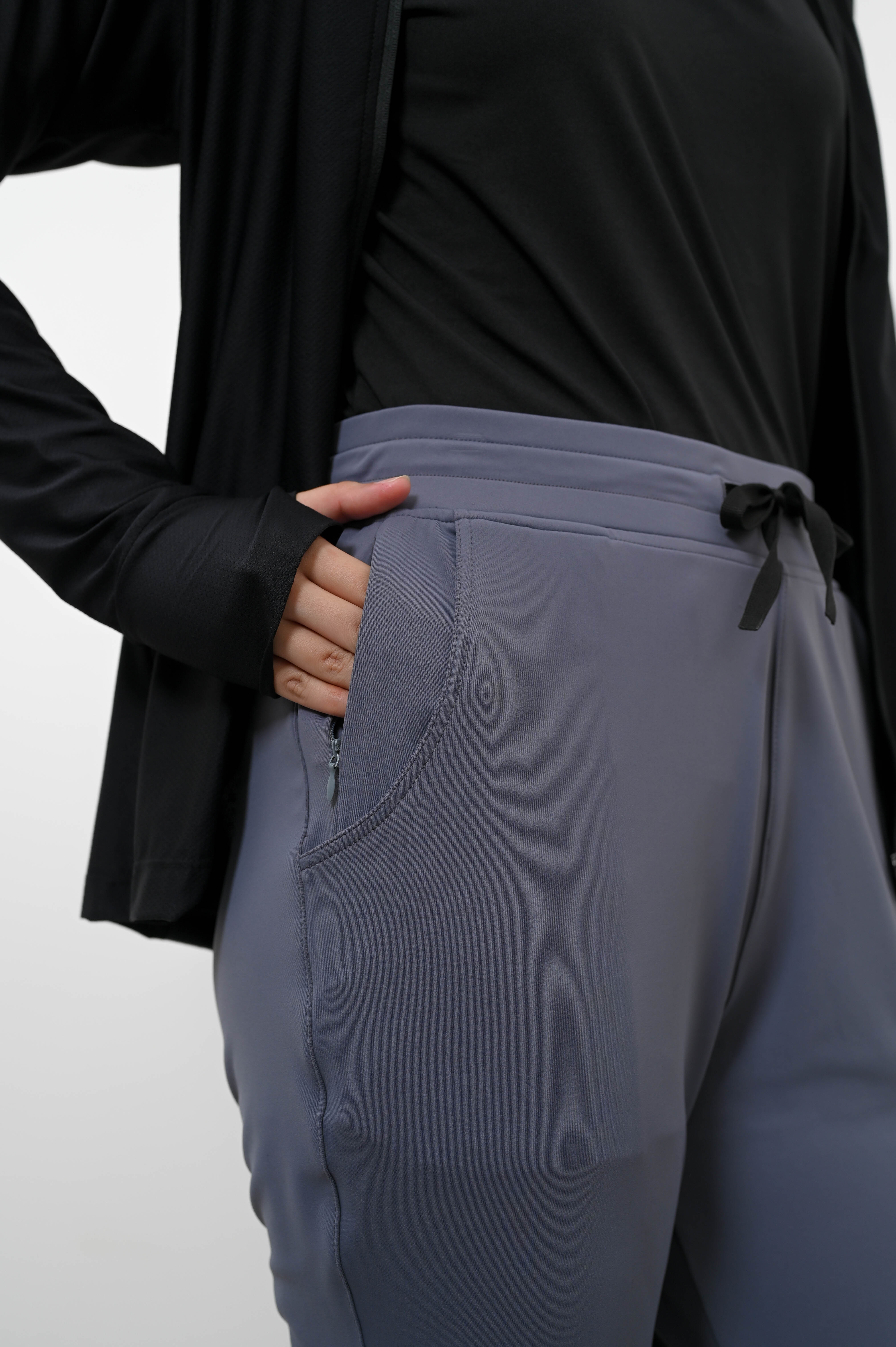 Women Studio Jogger Pants