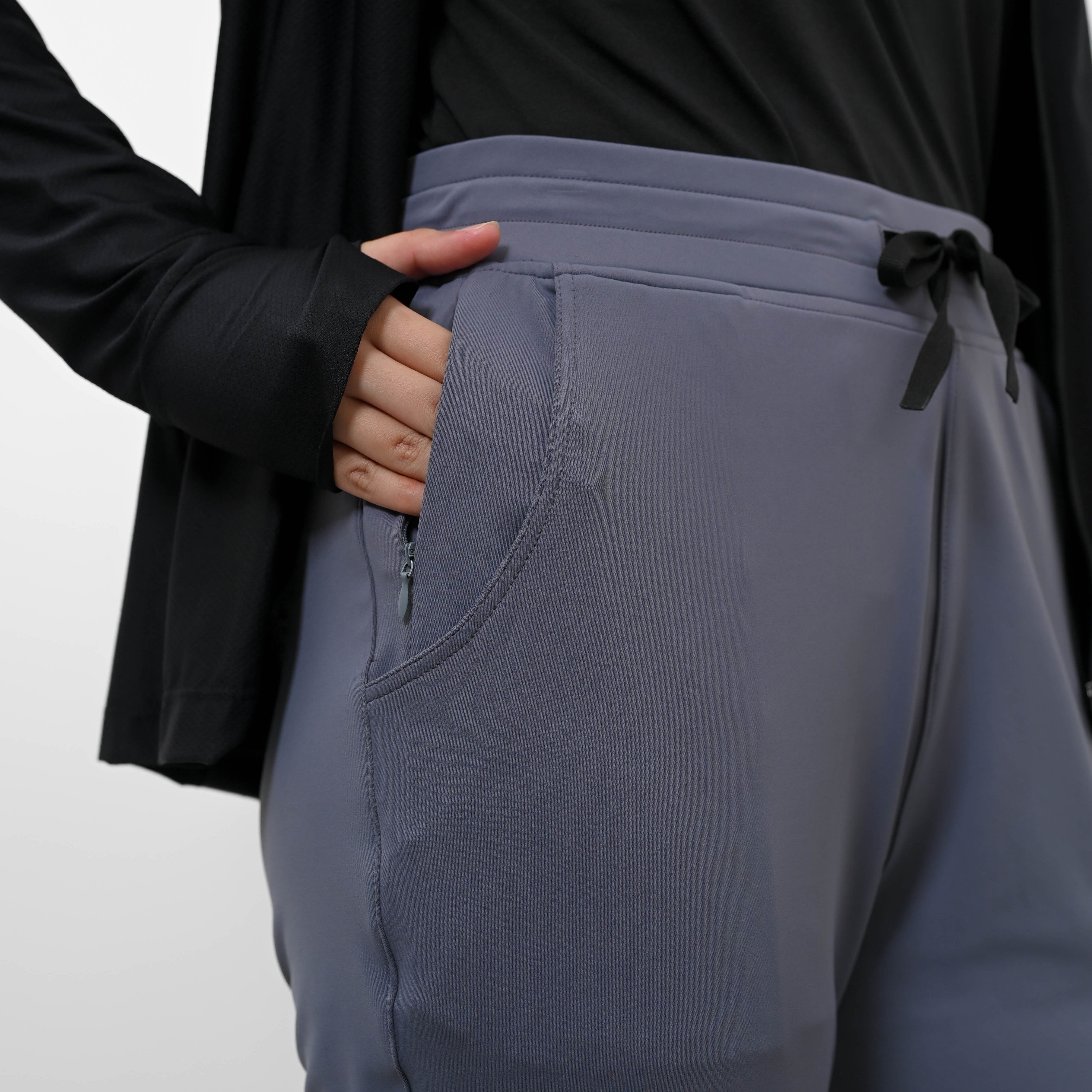 Women Studio Jogger Pants